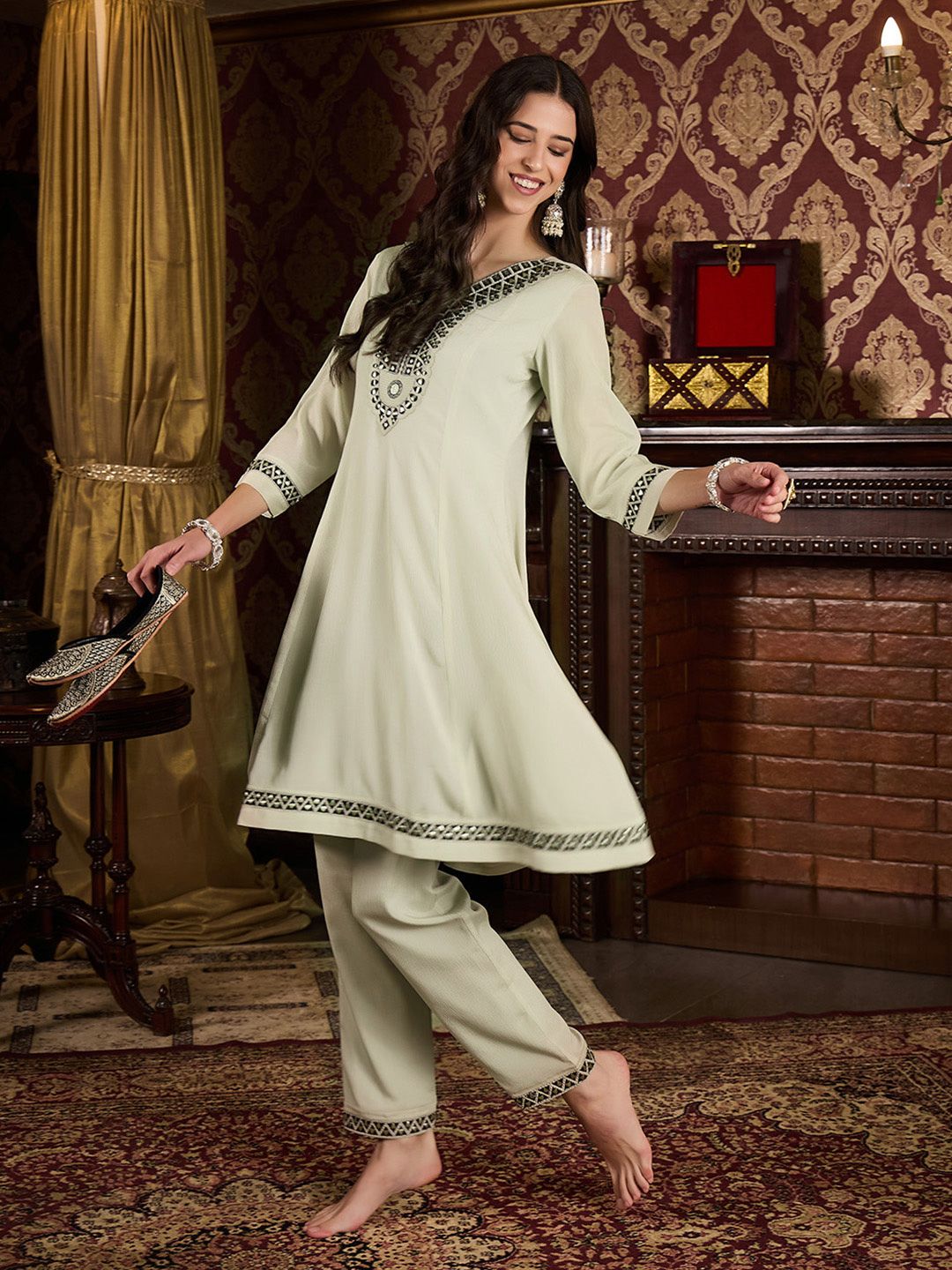 Dhiyona CH Women Ethnic Motifs Embroidered V-Neck Thread Work A-Line Regular Kurta Set