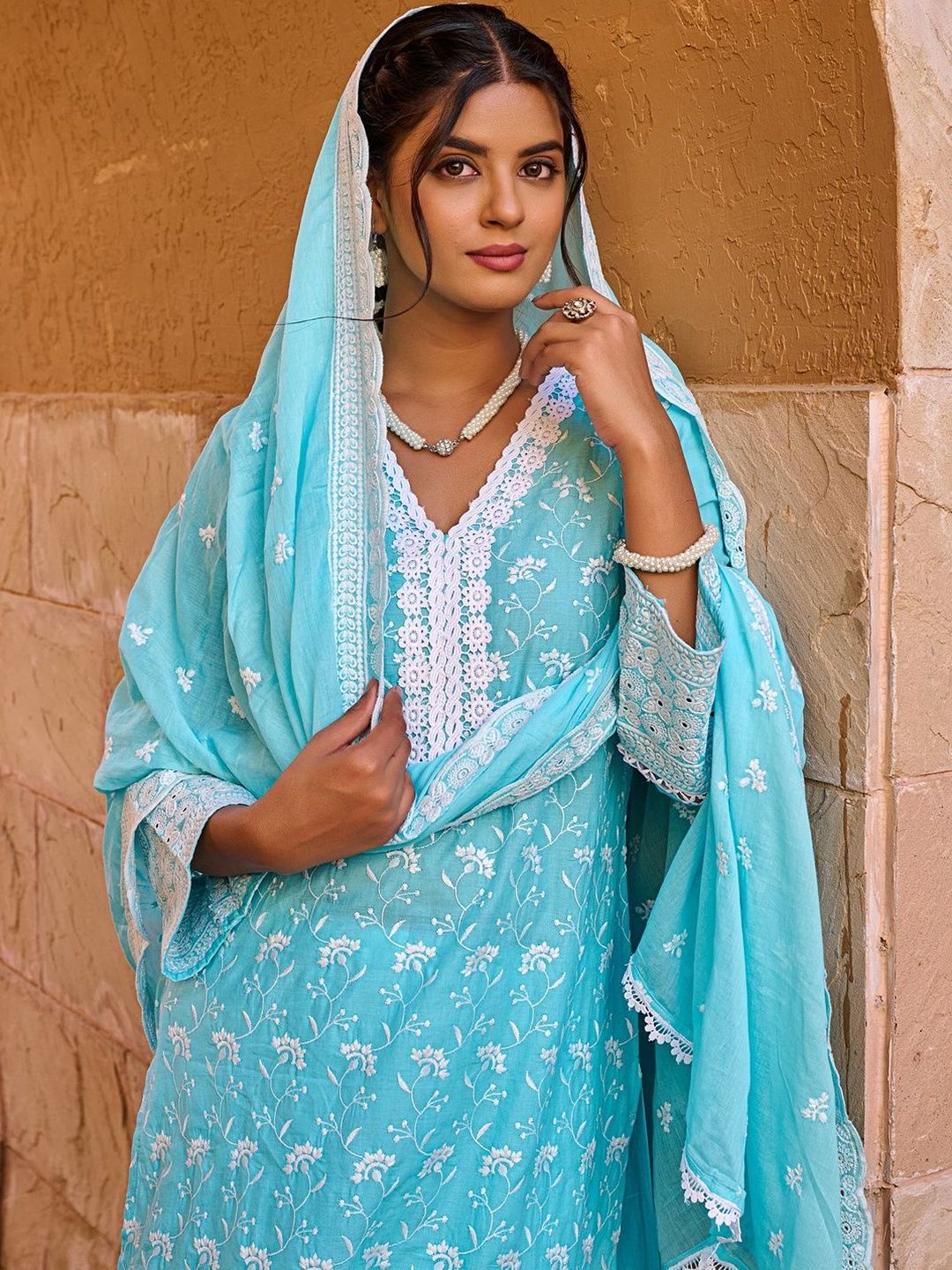 Dhiyona IE Women Ethnic Motifs Embroidered Regular Thread Work Pure Cotton Kurta with Trousers & With Dupatta