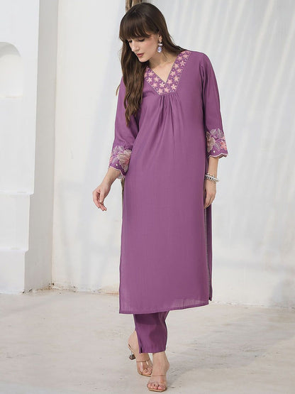 Floral Embroidered Thread Work Straight Kurta With Trousers