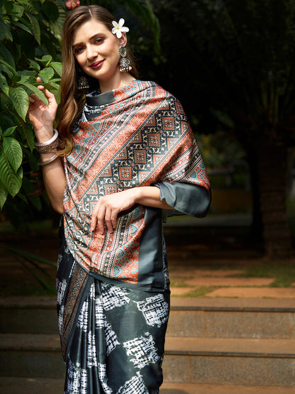 Women's Crepe Grey Digital Print Designer Saree With Blouse Piece