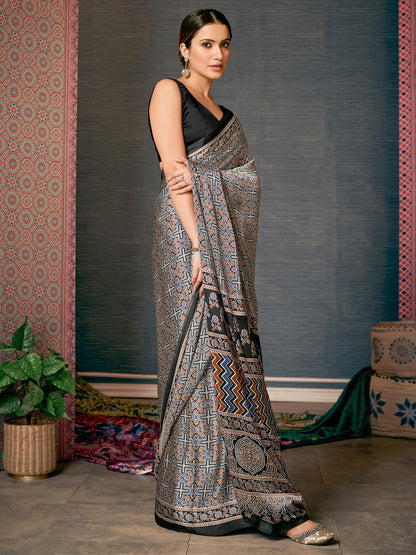 Women's Crepe Grey Digital Print Designer Saree With Blouse Piece