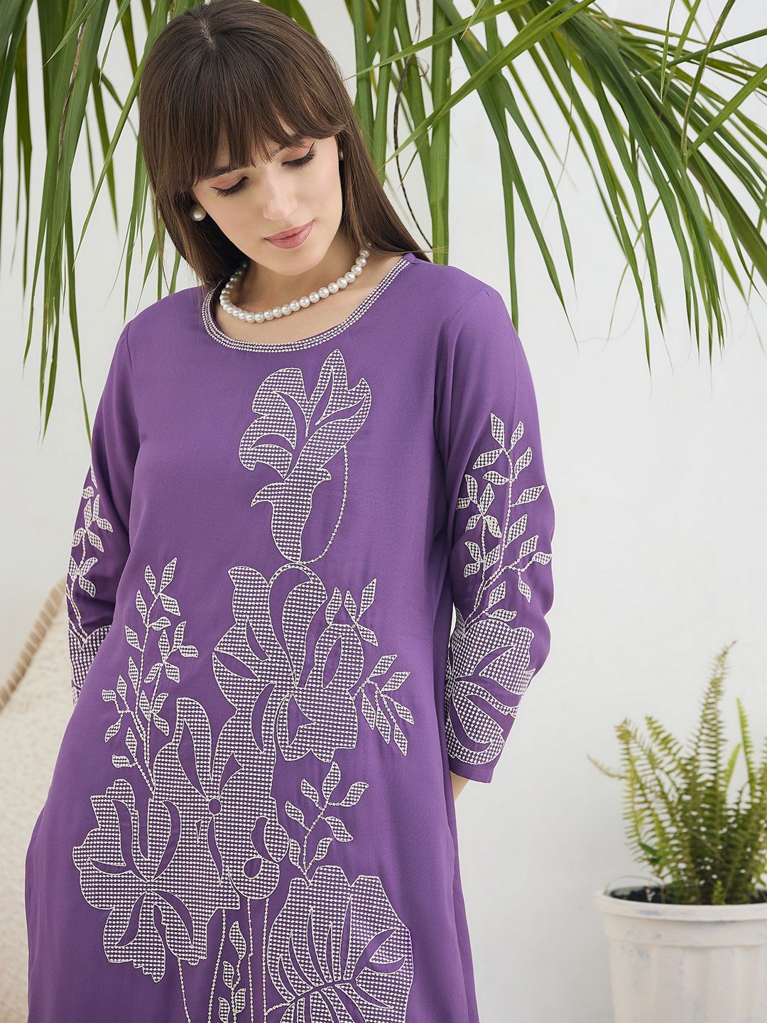Dhiyona IE Floral Embroidered Round Neck Tunic & Trousers