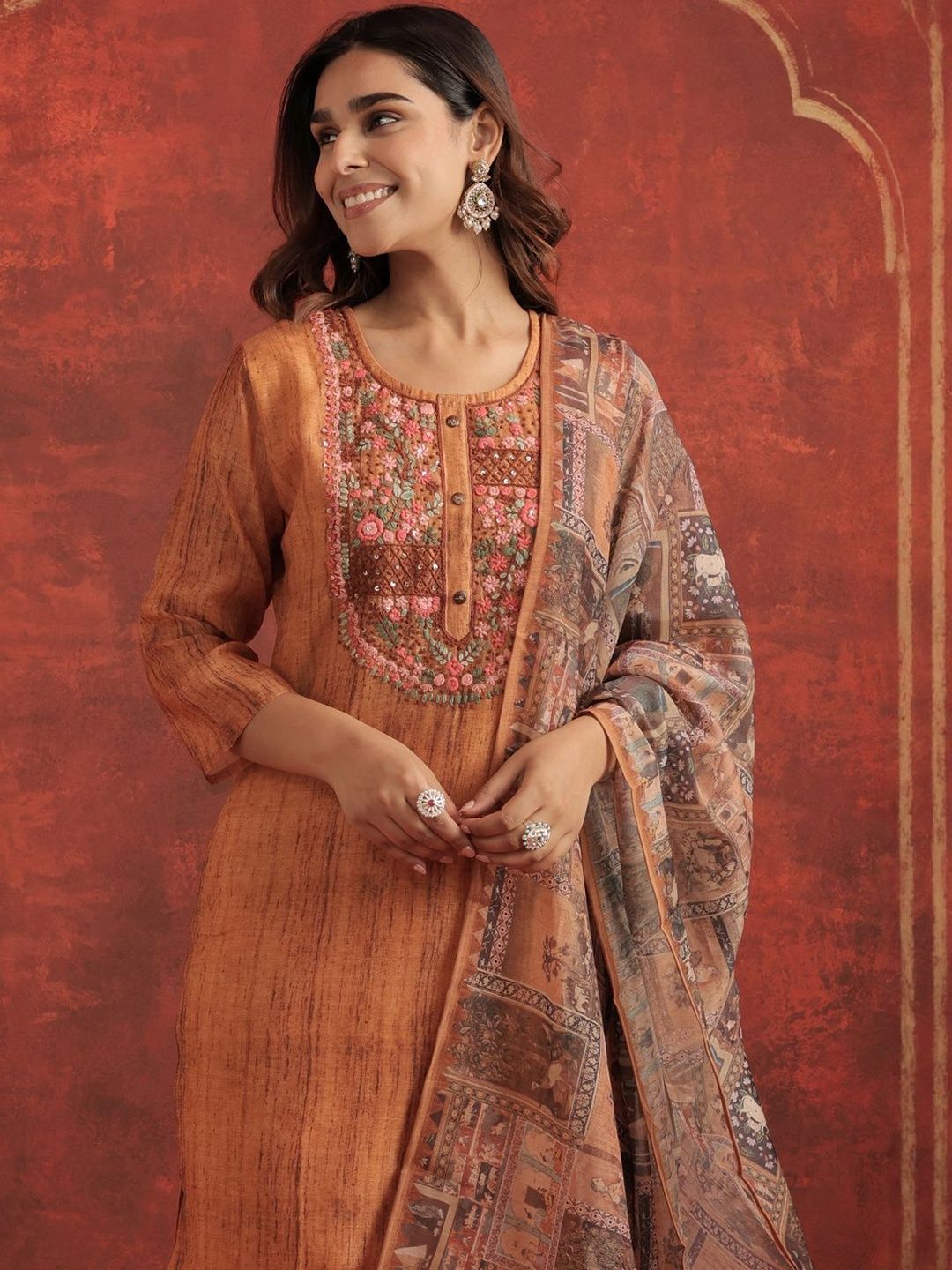 Motifs Printed Chanderi Cotton Round Neck Straight Kurta With Trousers & Dupatta