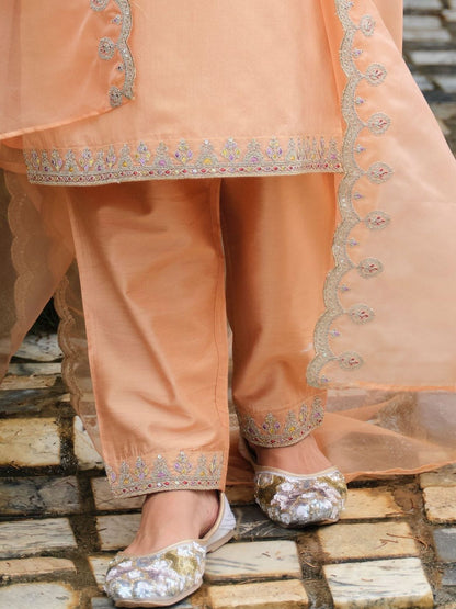 Women Ethnic Motifs Embroidered Regular Thread Work Kurta with Trousers & With Dupatta