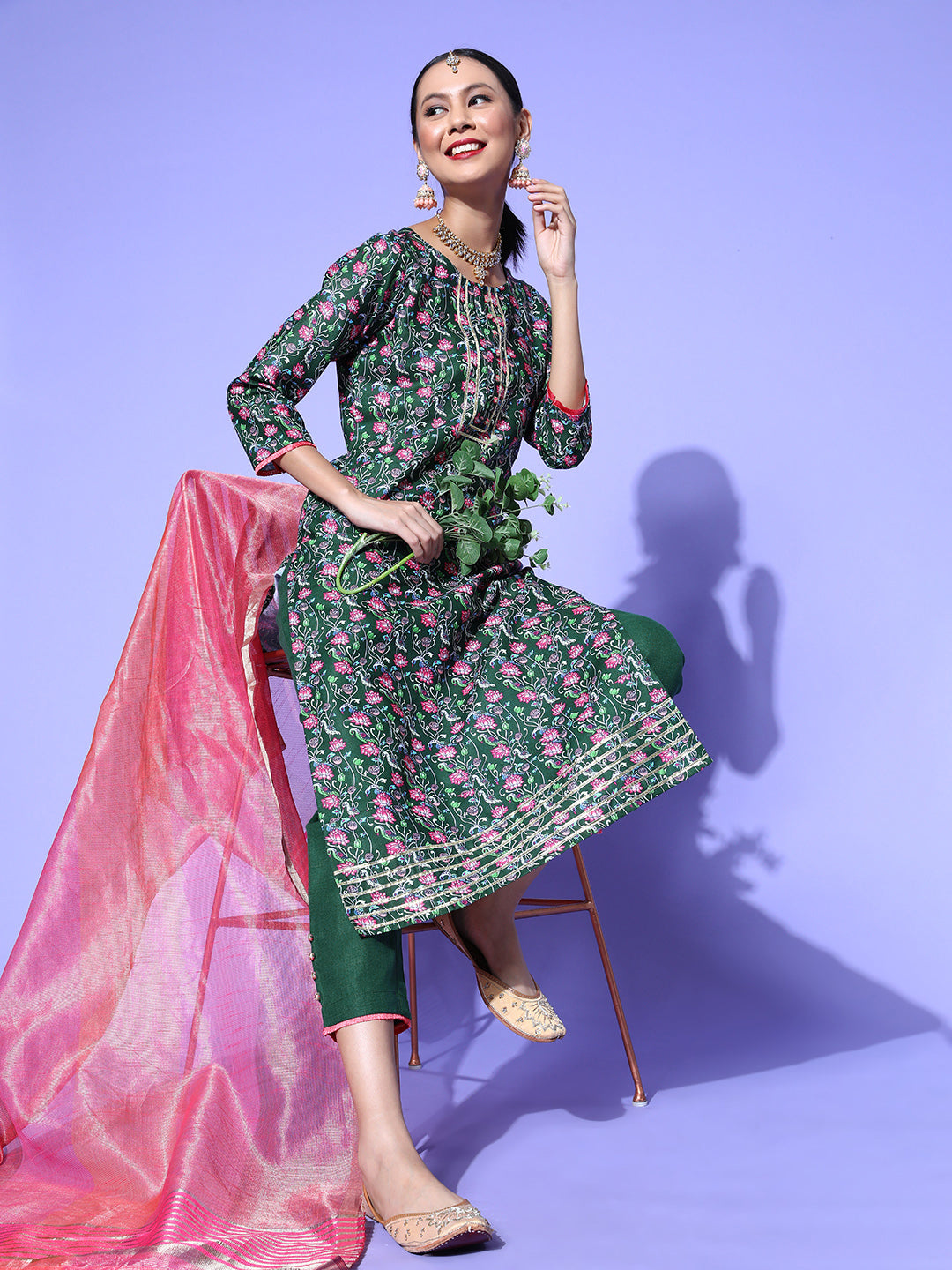 Dhiyona RV Women's Kalamkari Print Straight Side Slit Kurta Pant Set With Organza Dupatta