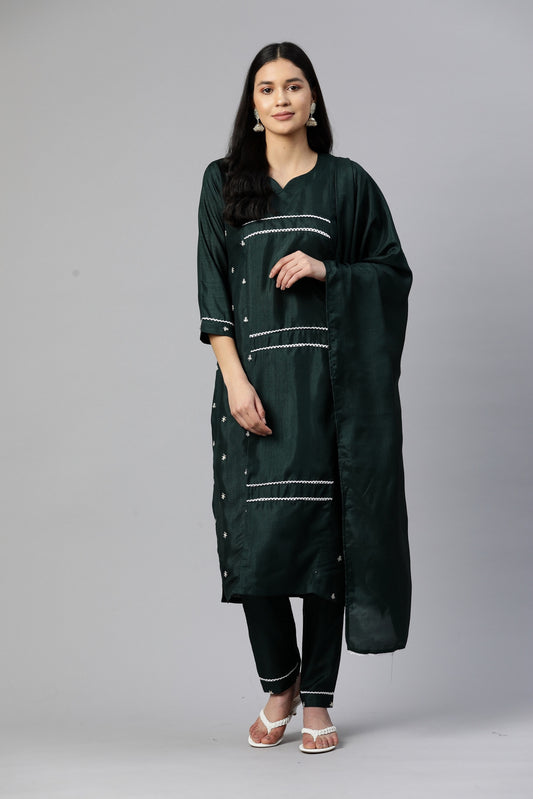 Dhiyona RV Women's Embroidered Silk Chiffon Kurta Set With Solid Print Dupatta