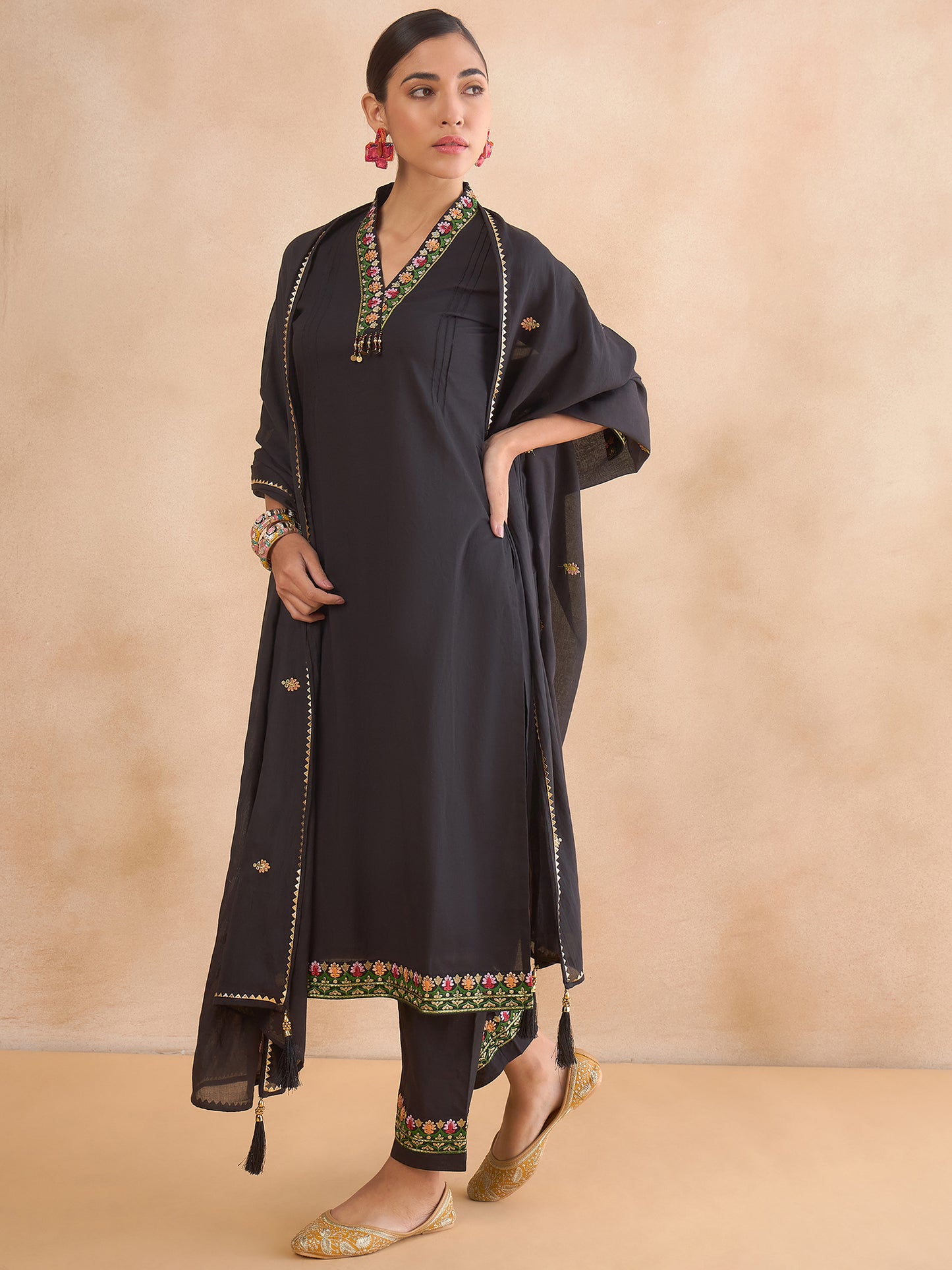 Dhiyona RV Women's Cambric Cotton Fabric Solid Pattern Kurtaset With Dupatta