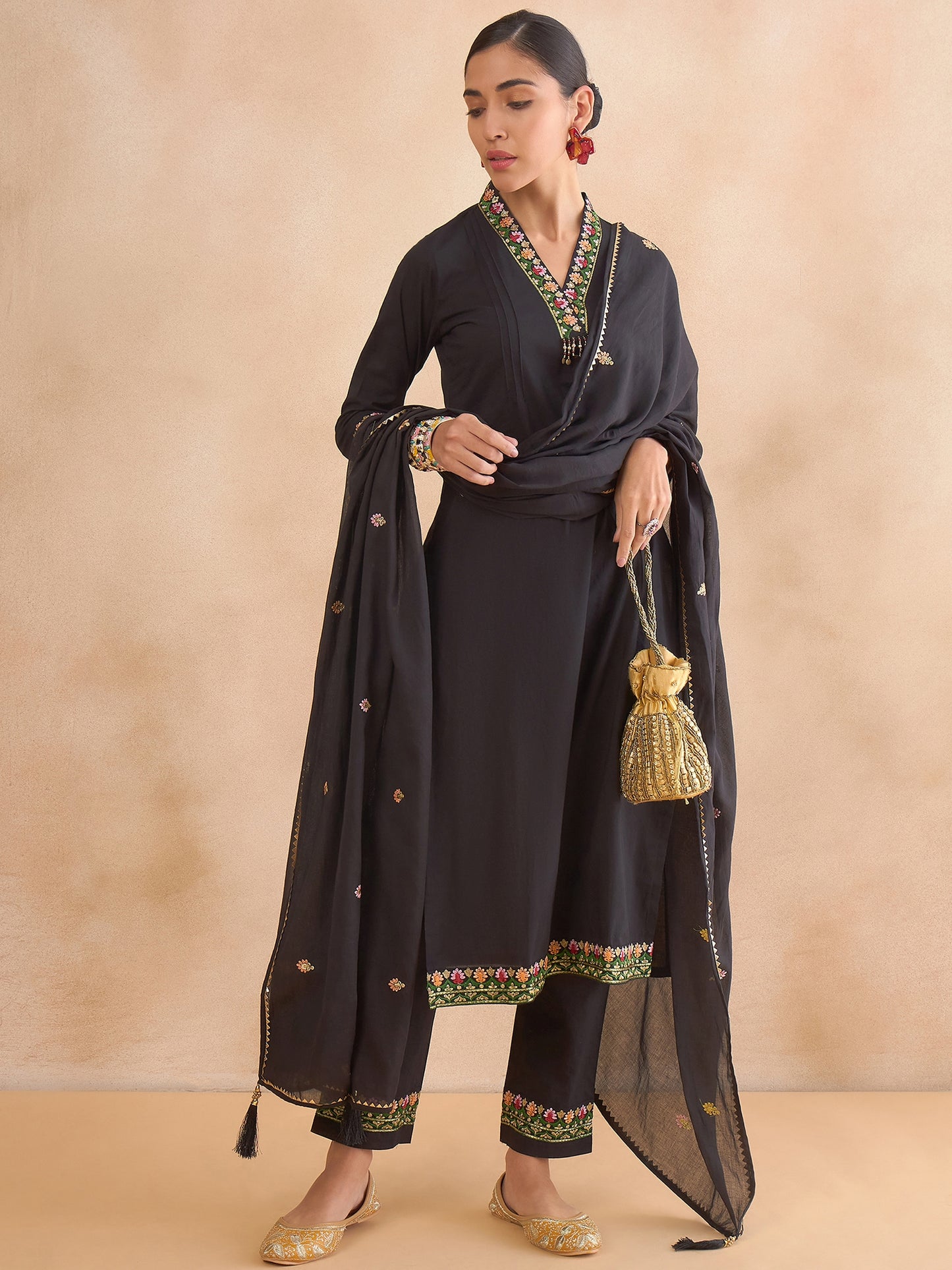 Dhiyona RV Women's Cambric Cotton Fabric Solid Pattern Kurtaset With Dupatta