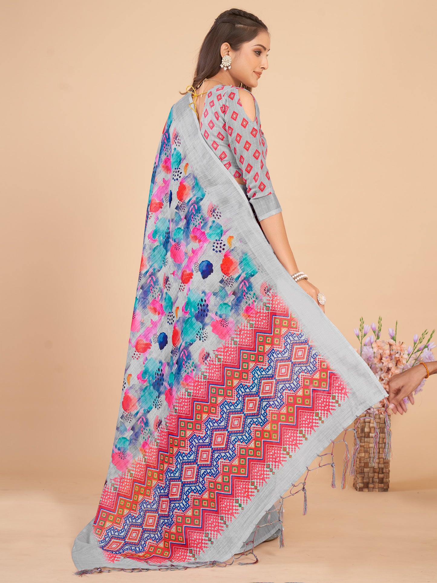 Women's Linen Blend Grey Printed Designer Saree With Blouse Piece