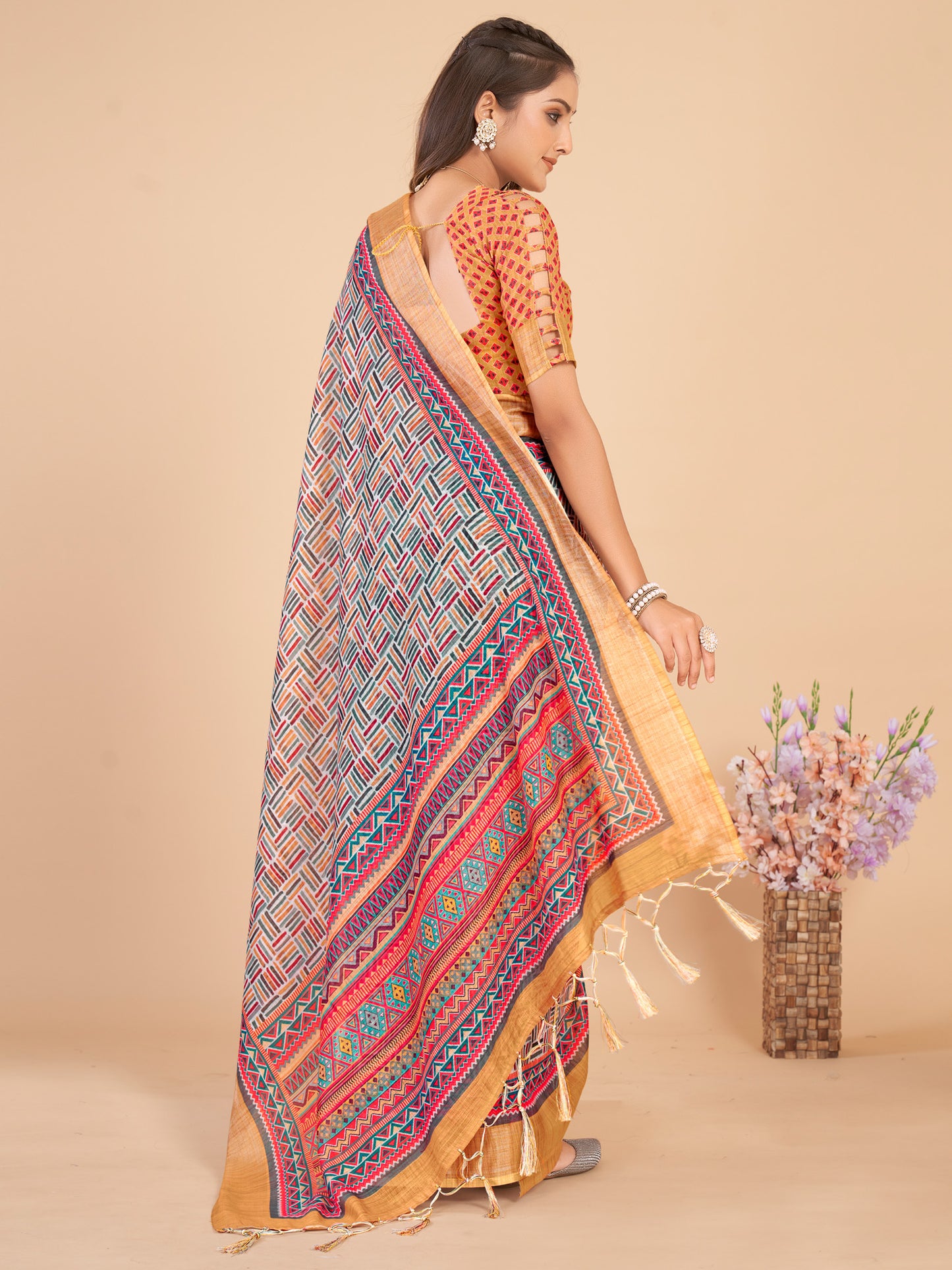 Women's Linen Blend Multicolored Printed Designer Saree With Blouse Piece