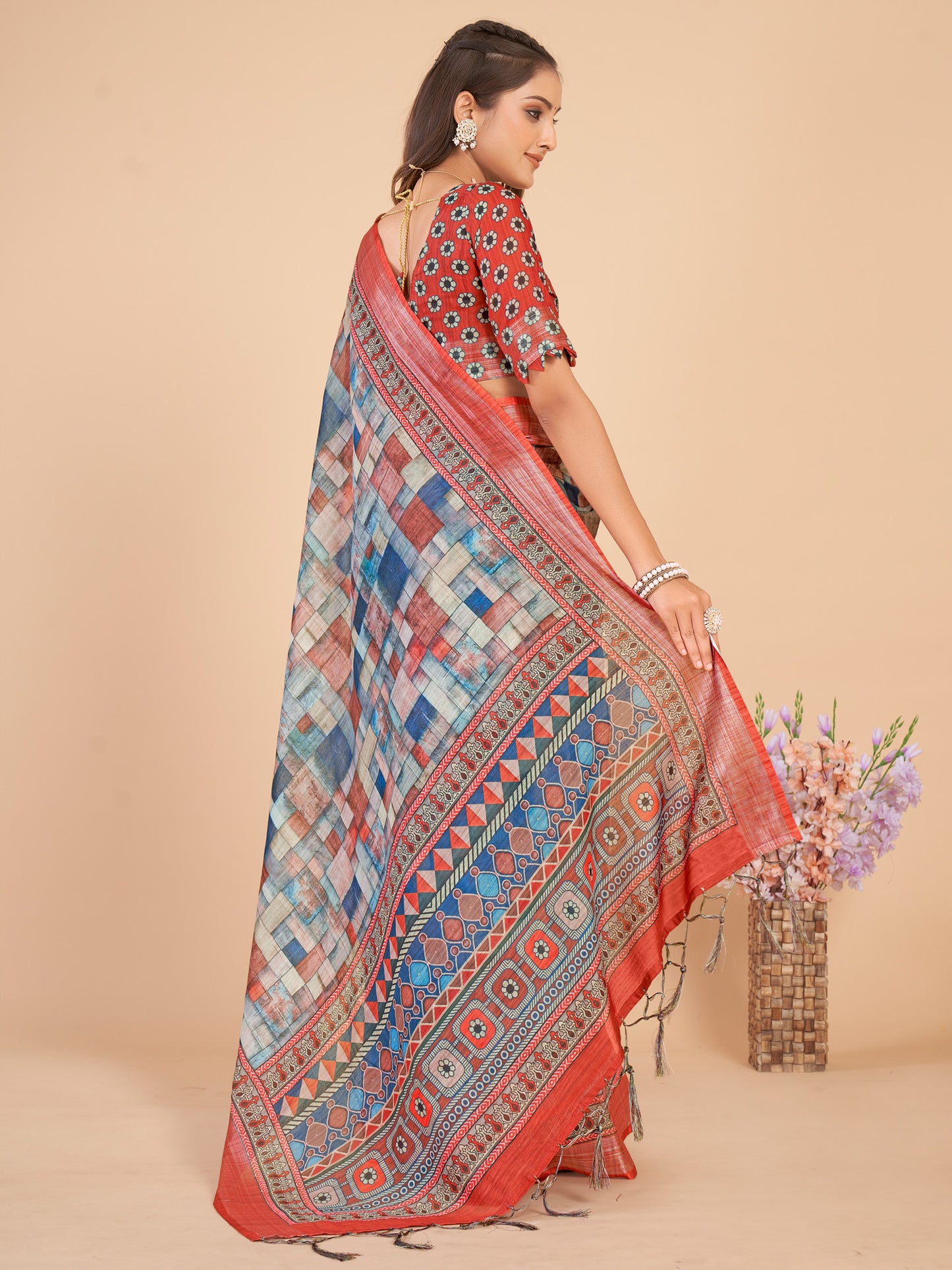 Women's Linen Blend Multicolored Printed Designer Saree With Blouse Piece