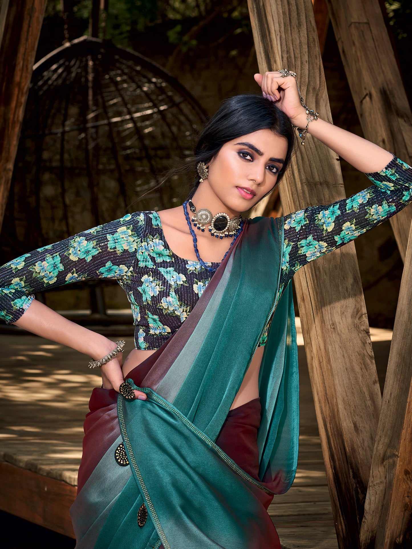 Women's Chiffon Burgundy Embellished Celebrity Saree With Blouse Piece
