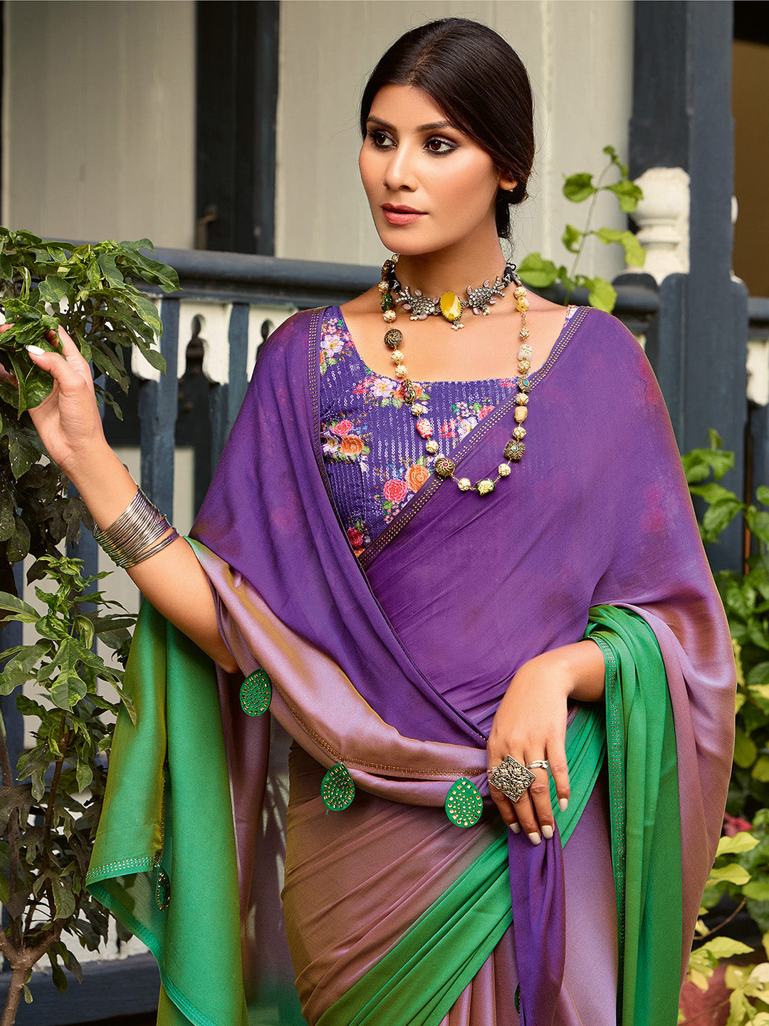 Women's Chiffon Purple Embellished Celebrity Saree With Blouse Piece