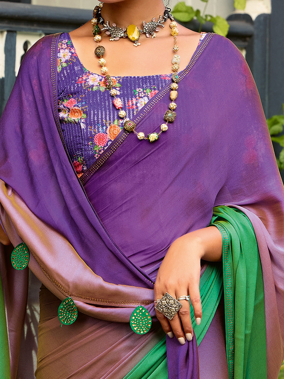 Women's Chiffon Purple Embellished Celebrity Saree With Blouse Piece