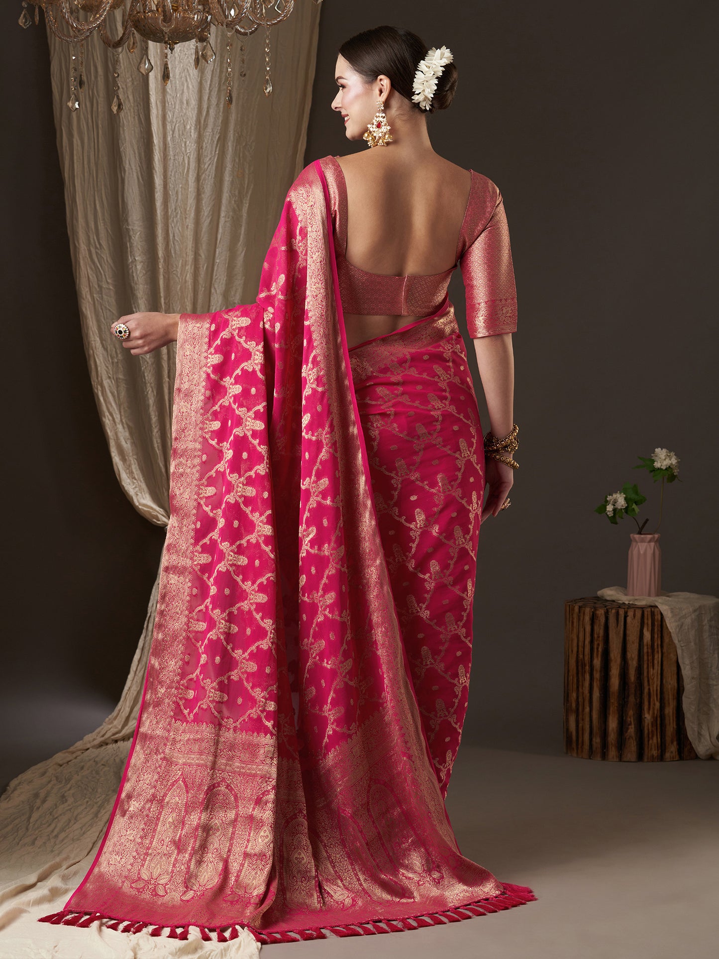 Women's Georgette Pink Woven Design Designer Saree With Blouse Piece
