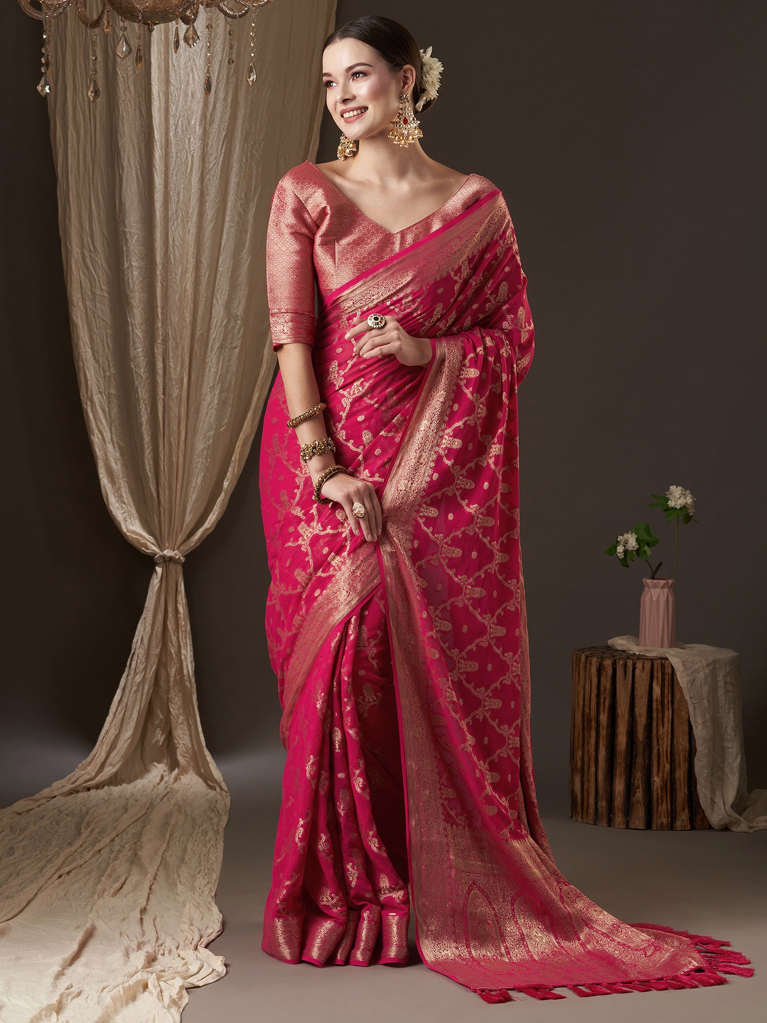 Women's Georgette Pink Woven Design Designer Saree With Blouse Piece