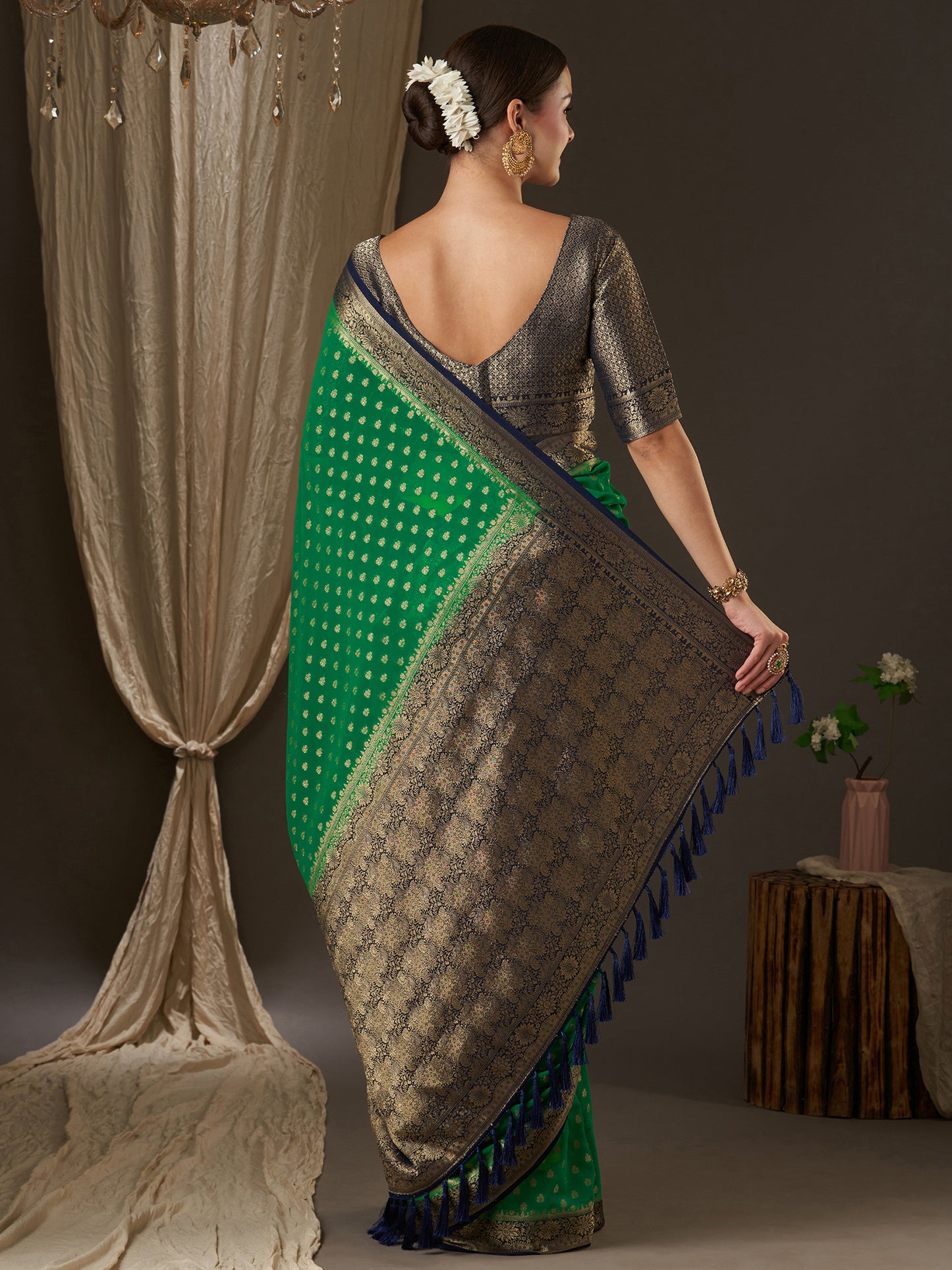 Women's Georgette Green Woven Design Designer Saree With Blouse Piece