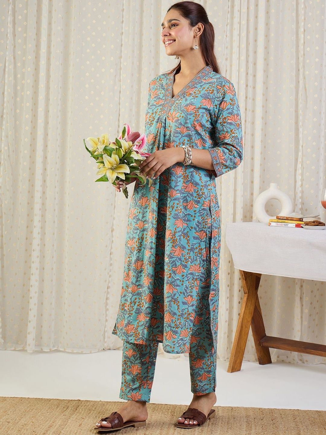 Floral Printed V-Neck Pure Cotton A-Line Kurta With Trousers