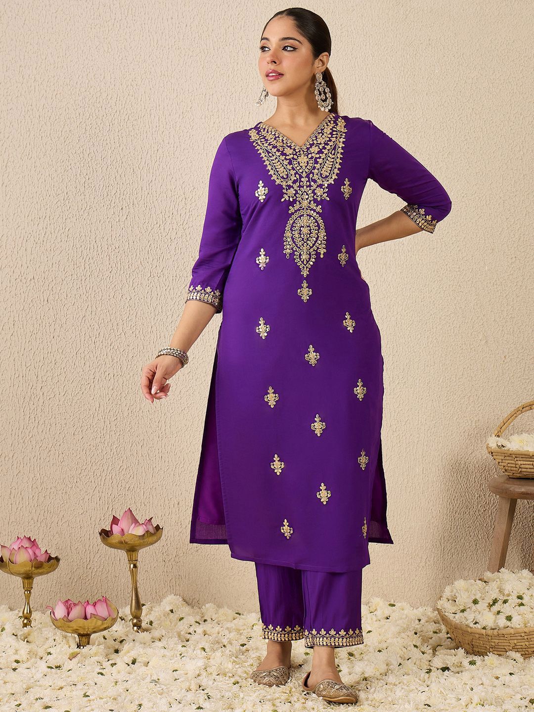 Dhiyona IE Women's Ethnic Motifs Embroidered Thread Work Straight Kurta With Trousers & Dupatta