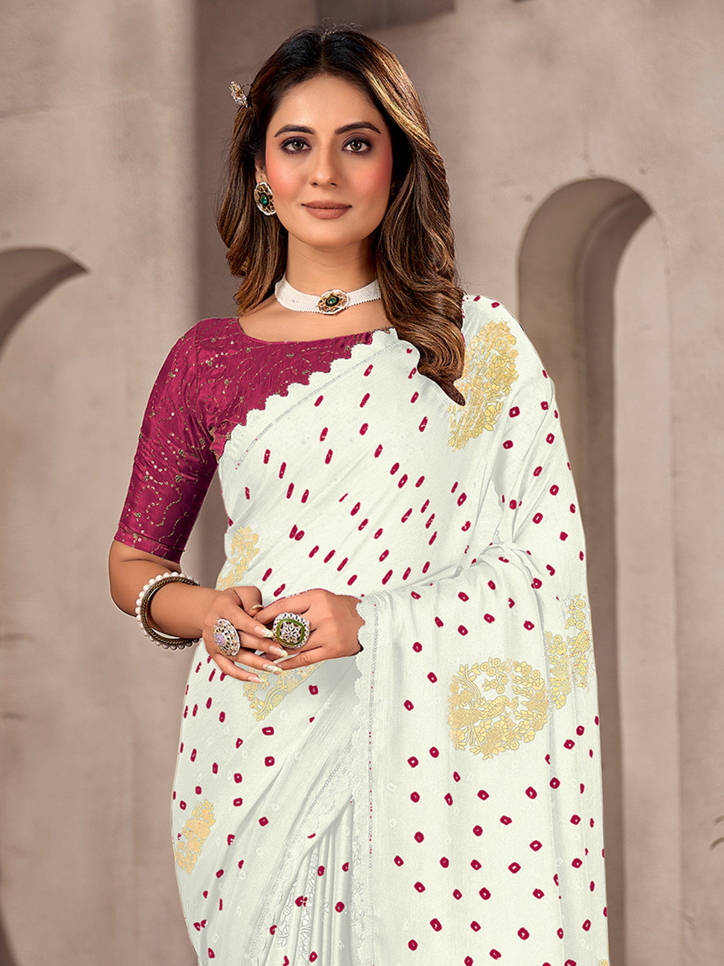 Women's Chiffon White Embellished Celebrity Saree With Blouse Piece