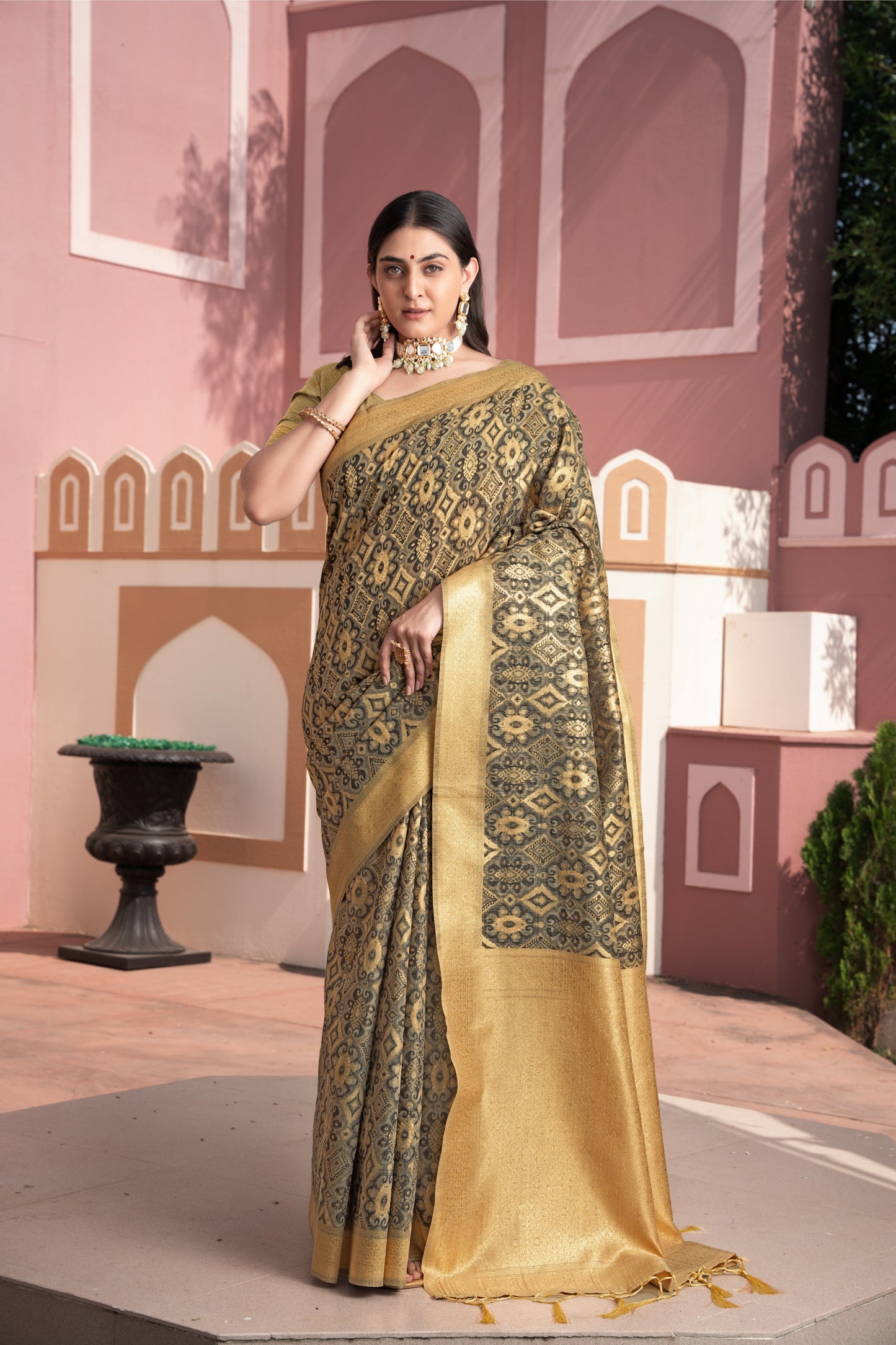 Dhiyona GR Women's Avika Brown Cotton Ikat Silk Saree