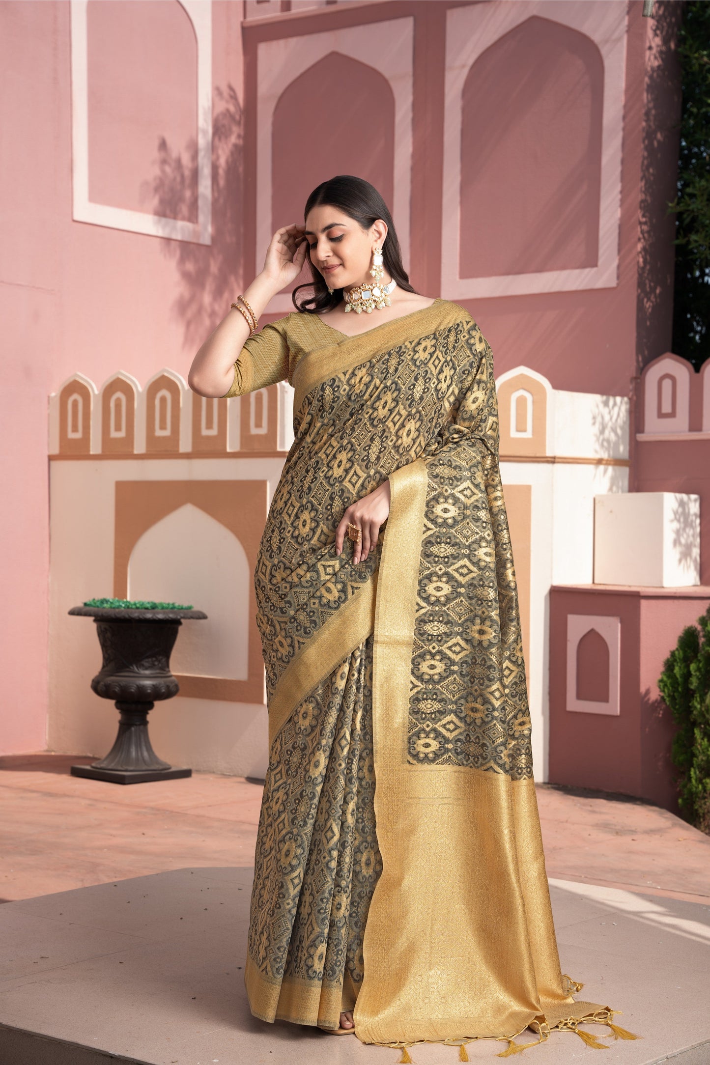 Dhiyona GR Women's Avika Brown Cotton Ikat Silk Saree