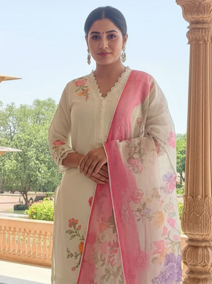 Women Floral Printed Kurta with Trousers & Dupatta