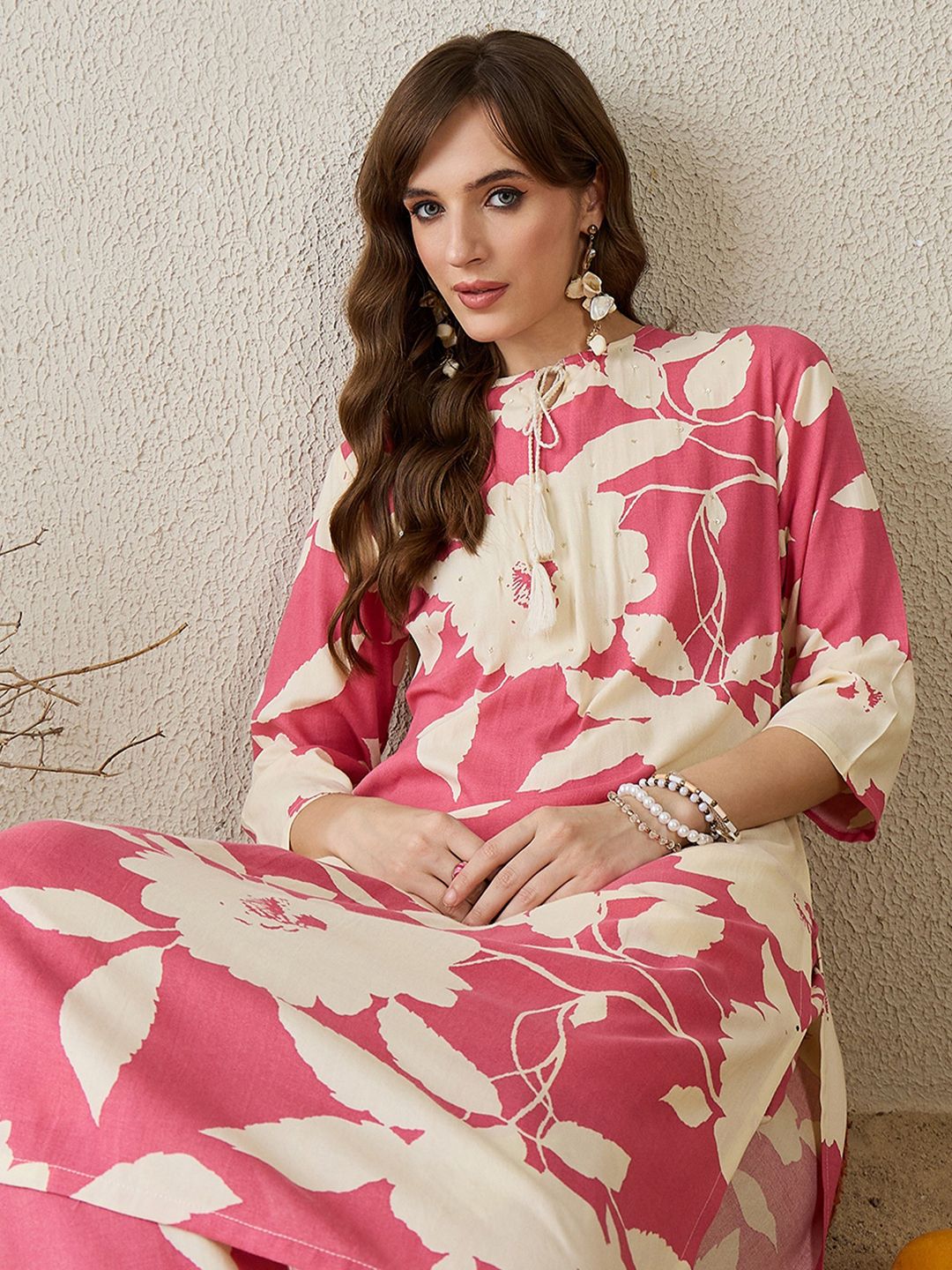 Women Peach Floral Printed Regular Kurta with Trousers