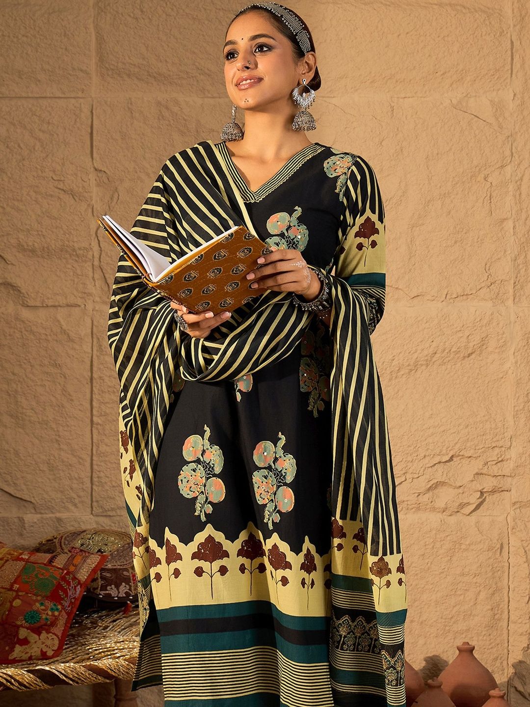 Women Ethnic Motifs Printed Regular Pure Cotton Kurta with Trousers & With Dupatta