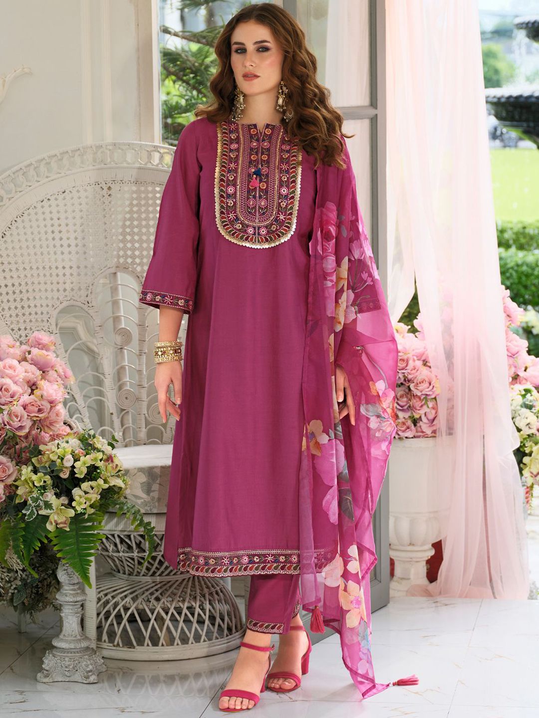 Dhiyona IE Women's Women Floral Embroidered Kurta with Trousers & Dupatta