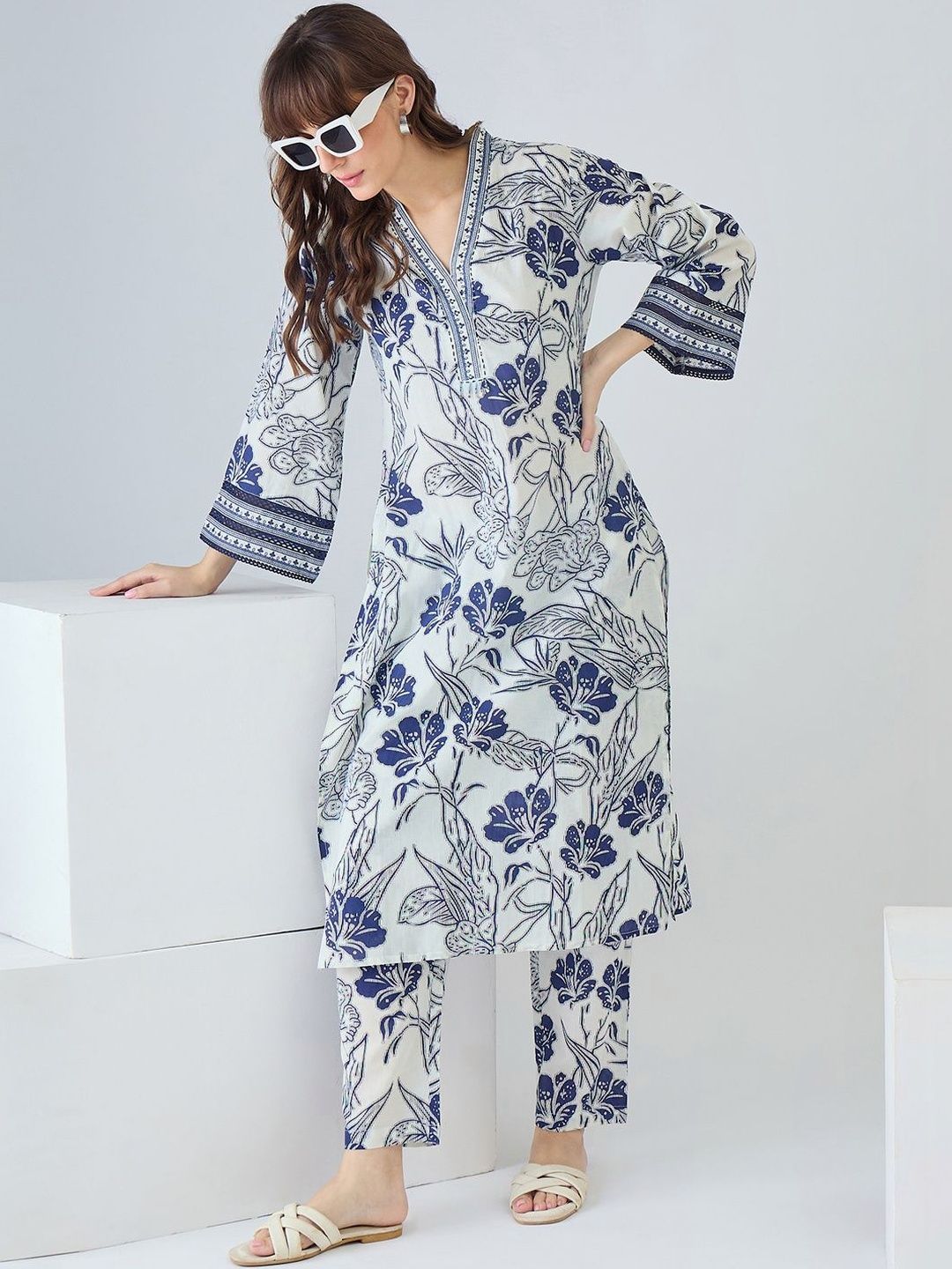 Women Floral Printed Regular Pure Cotton Kurta with Trousers