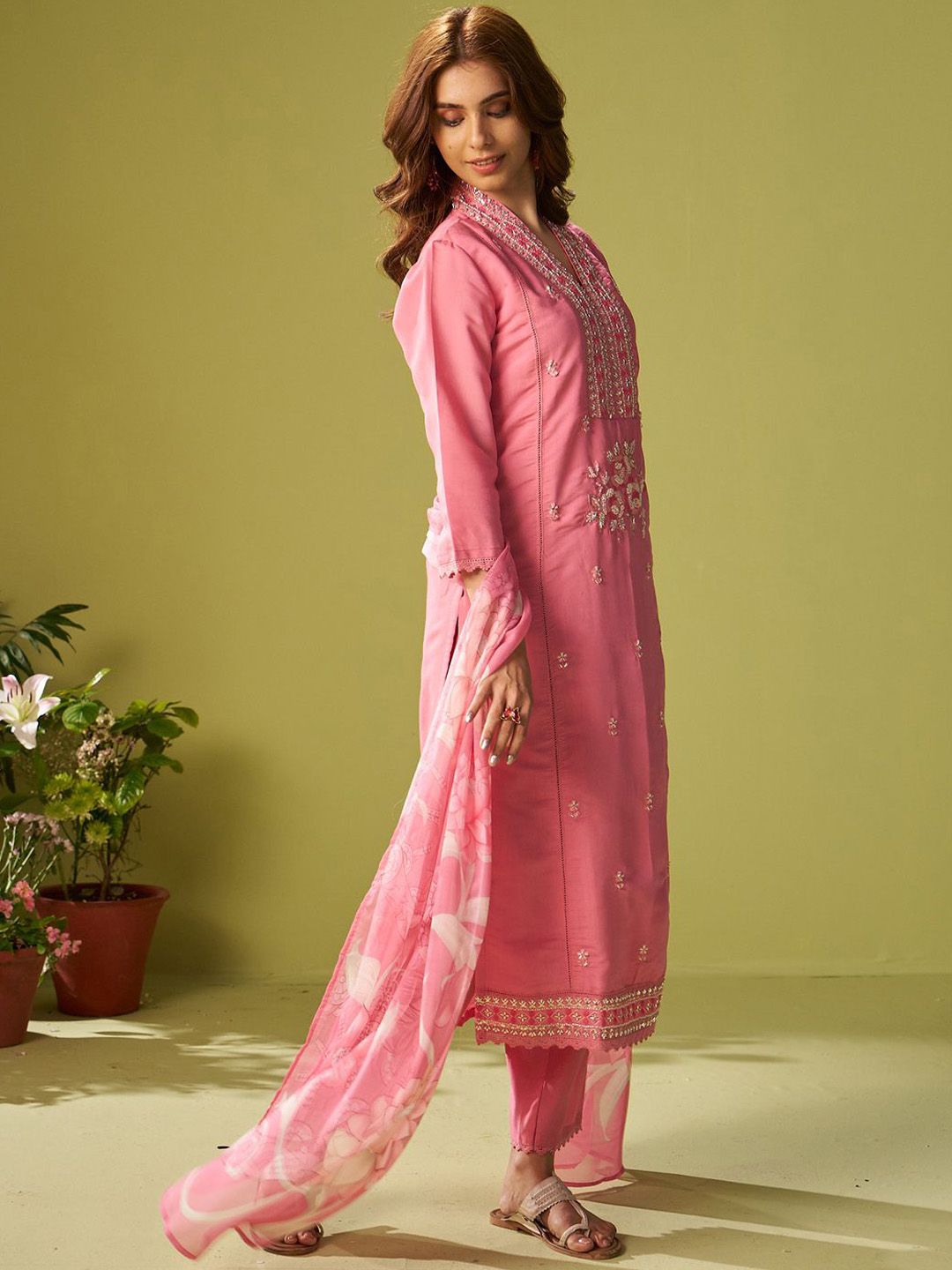 Women Floral Embroidered Kurta with Trousers & Dupatta