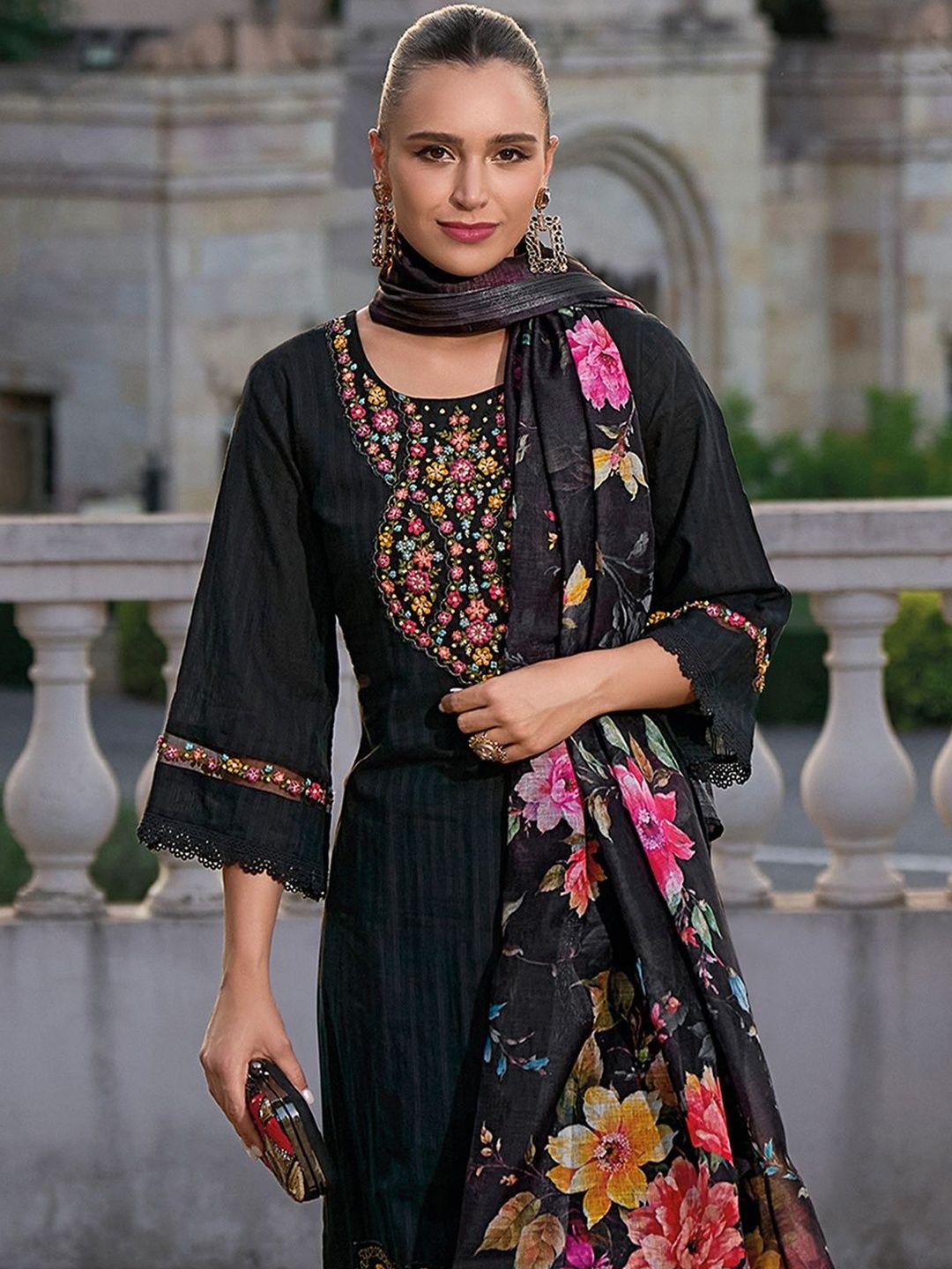Women Floral Printed Cotton Kurta with Trousers & Dupatta