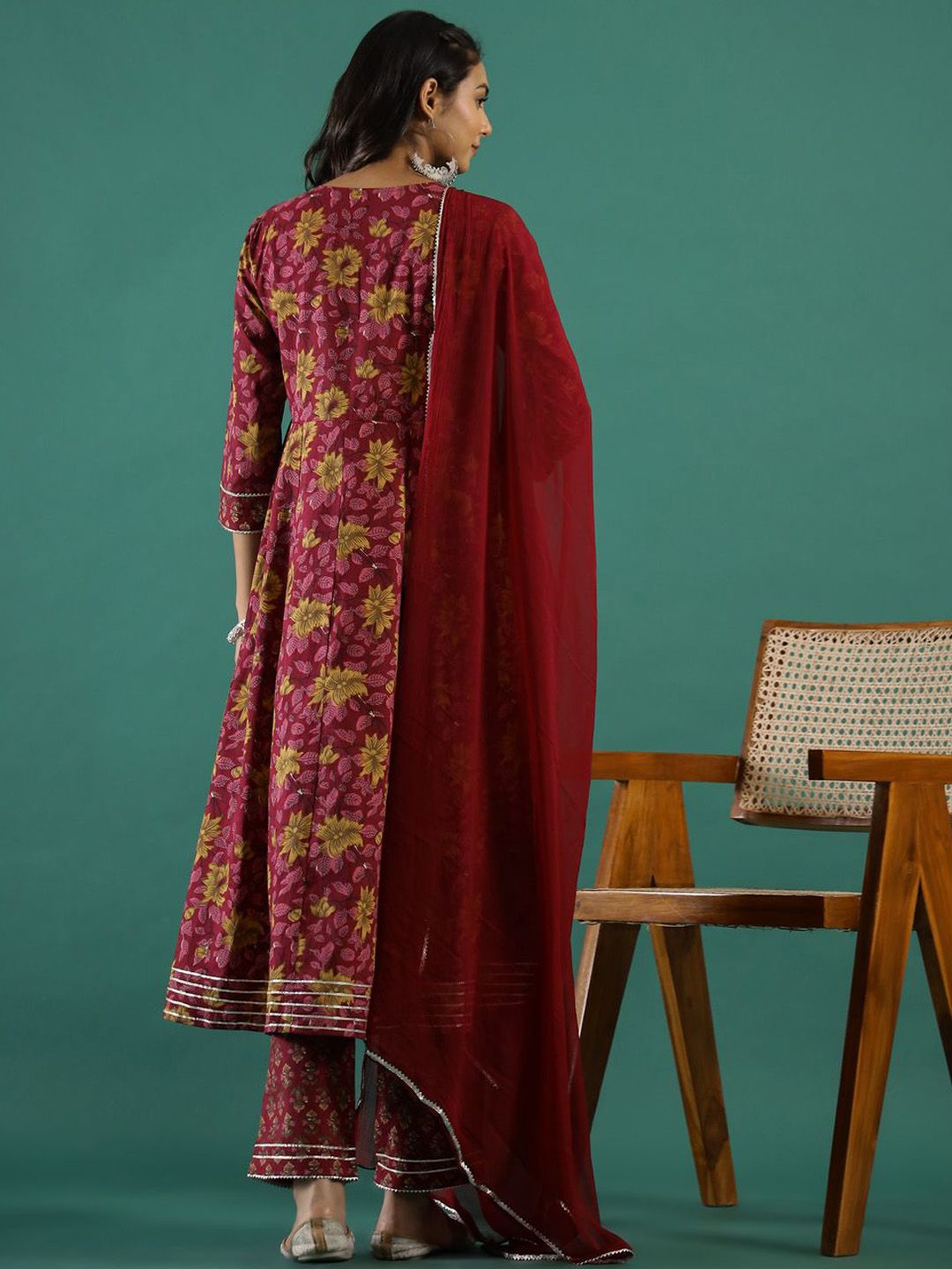 Dhiyona SN Women's Floral Printed Gotta Patti Pure Cotton Anarkali Kurta & Trousers With Dupatta