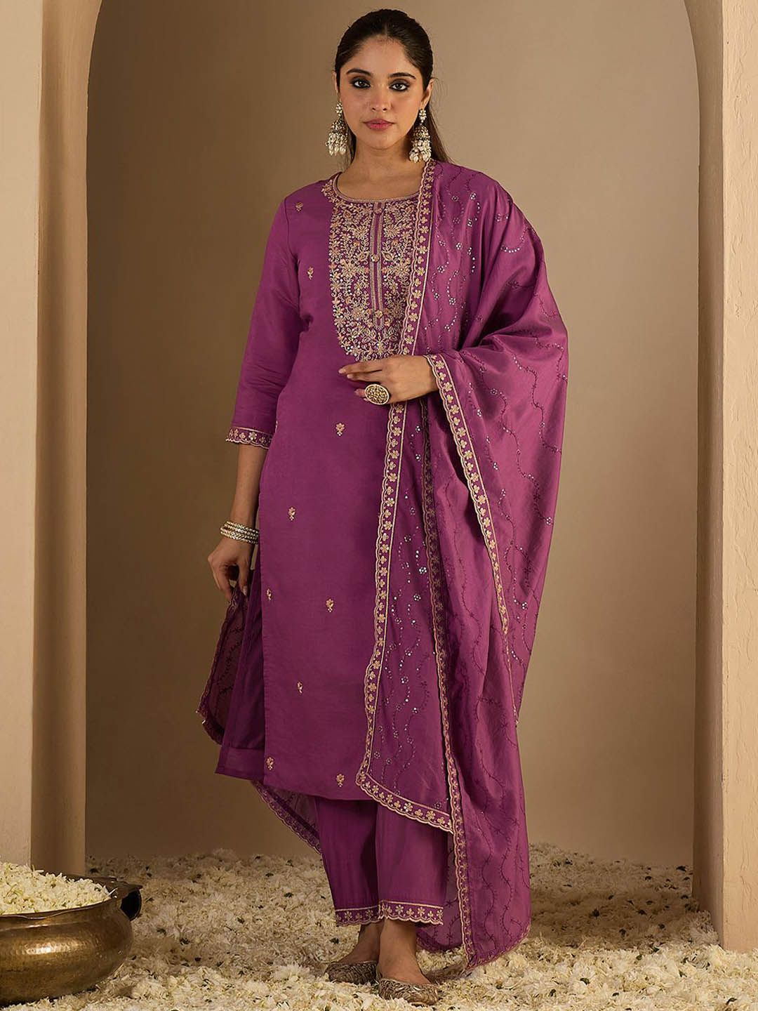 Dhiyona IE Women's Ethnic Motifs Embroidered Thread Work Straight Kurta With Trousers & Dupatta