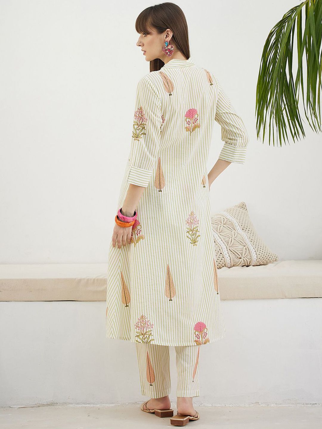 Floral Printed Thread Work Screen Pure Cotton Kurta With Trousers