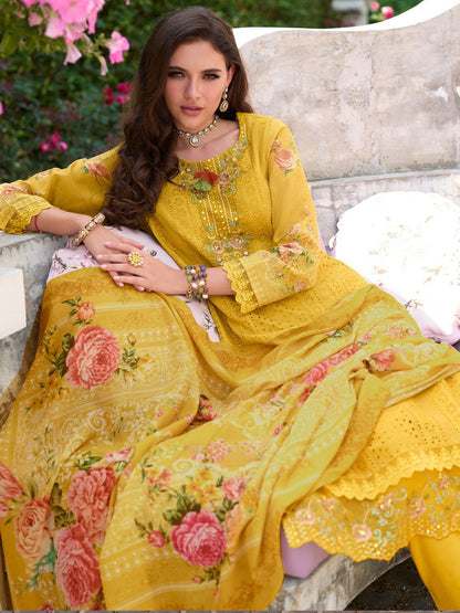 Women Floral Embroidered Thread Work Kurta with Trousers & With Dupatta