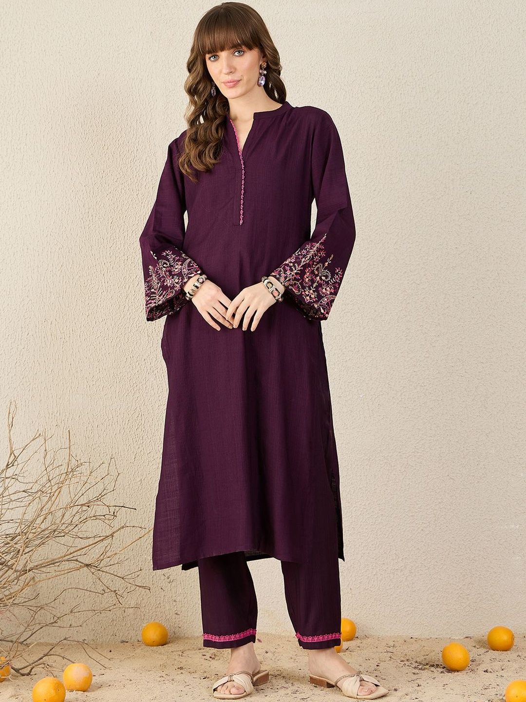 Dhiyona IE Floral Embroidered Mandarin Collar Thread Work Straight Kurta & Trousers