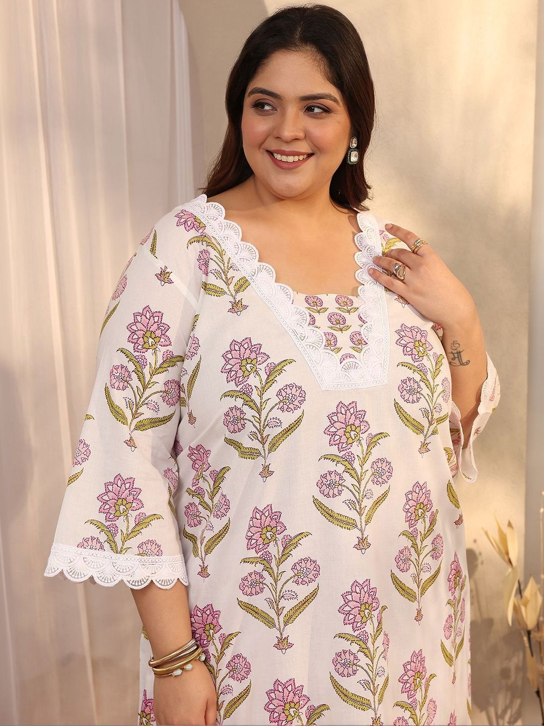 Dhiyona Women's Plus Size Floral Printed Kurta with Trousers & With Dupatta