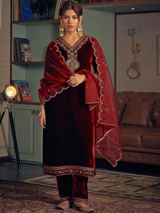 Dhiyona CH Women Ethnic Motifs Embroidered Regular Velvet Kurta with Trousers & With Dupatta
