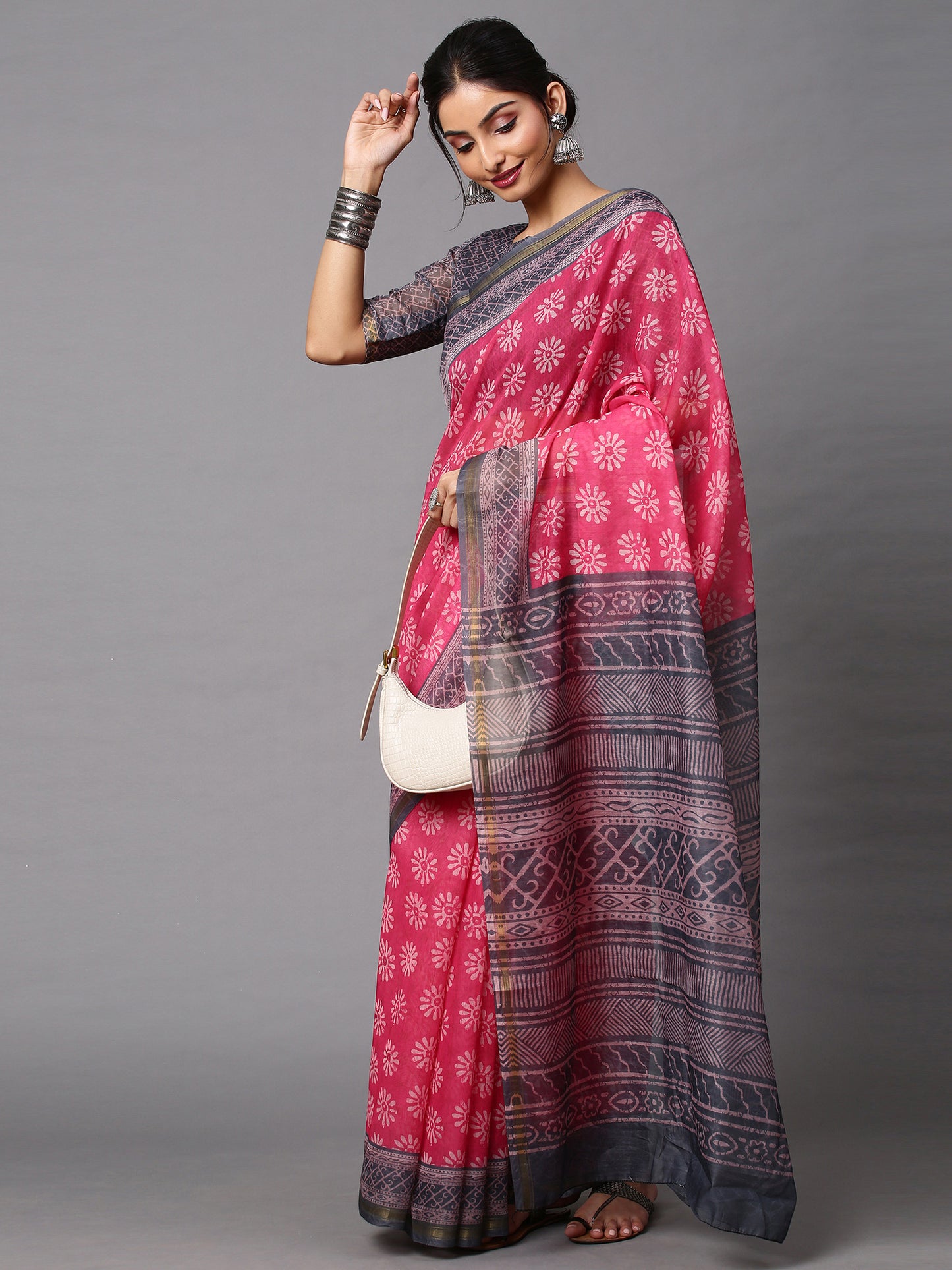 Women's Linen Blend Pink Printed Celebrity Saree With Blouse Piece