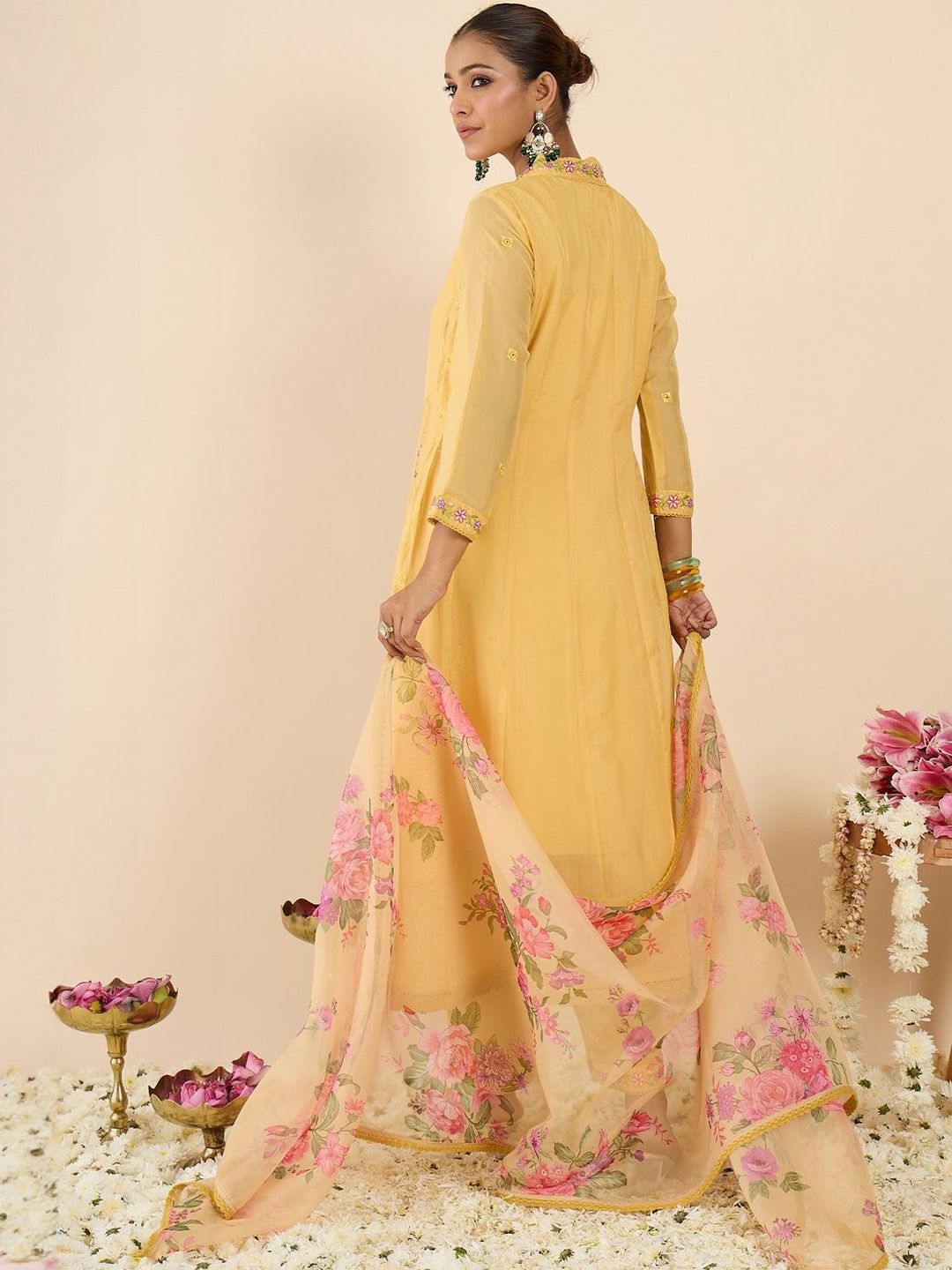 Women Floral Embroidered Panelled Thread Work Kurta with Trousers & With Dupatta