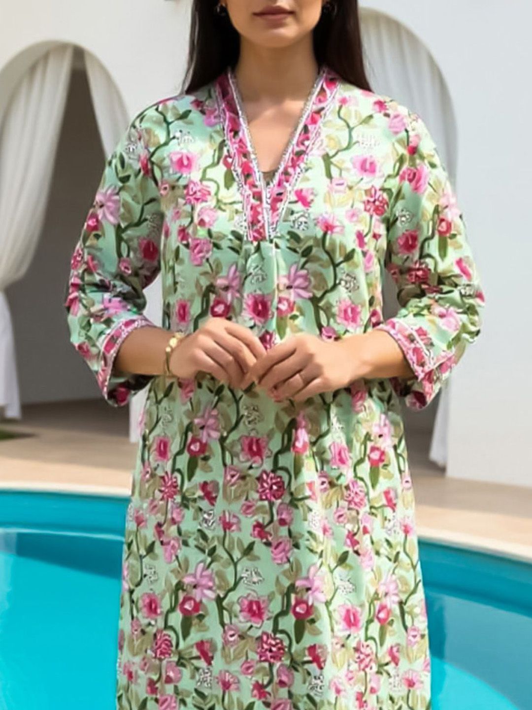 Women Floral Printed Cotton Kurta with Trousers