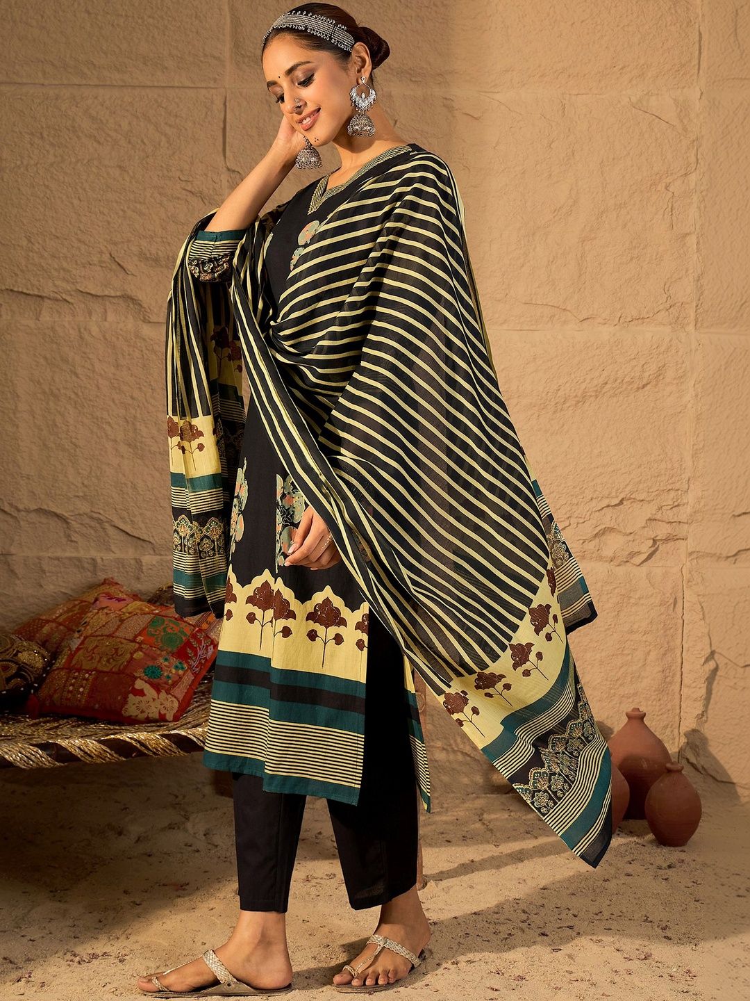 Women Floral Printed Regular Pure Cotton Kurta with Trousers & With Dupatta