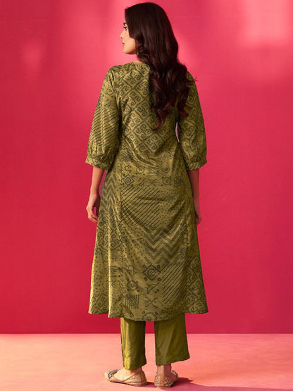 Dhiyona IE Floral Embroidered V-Neck Tunic & Trousers