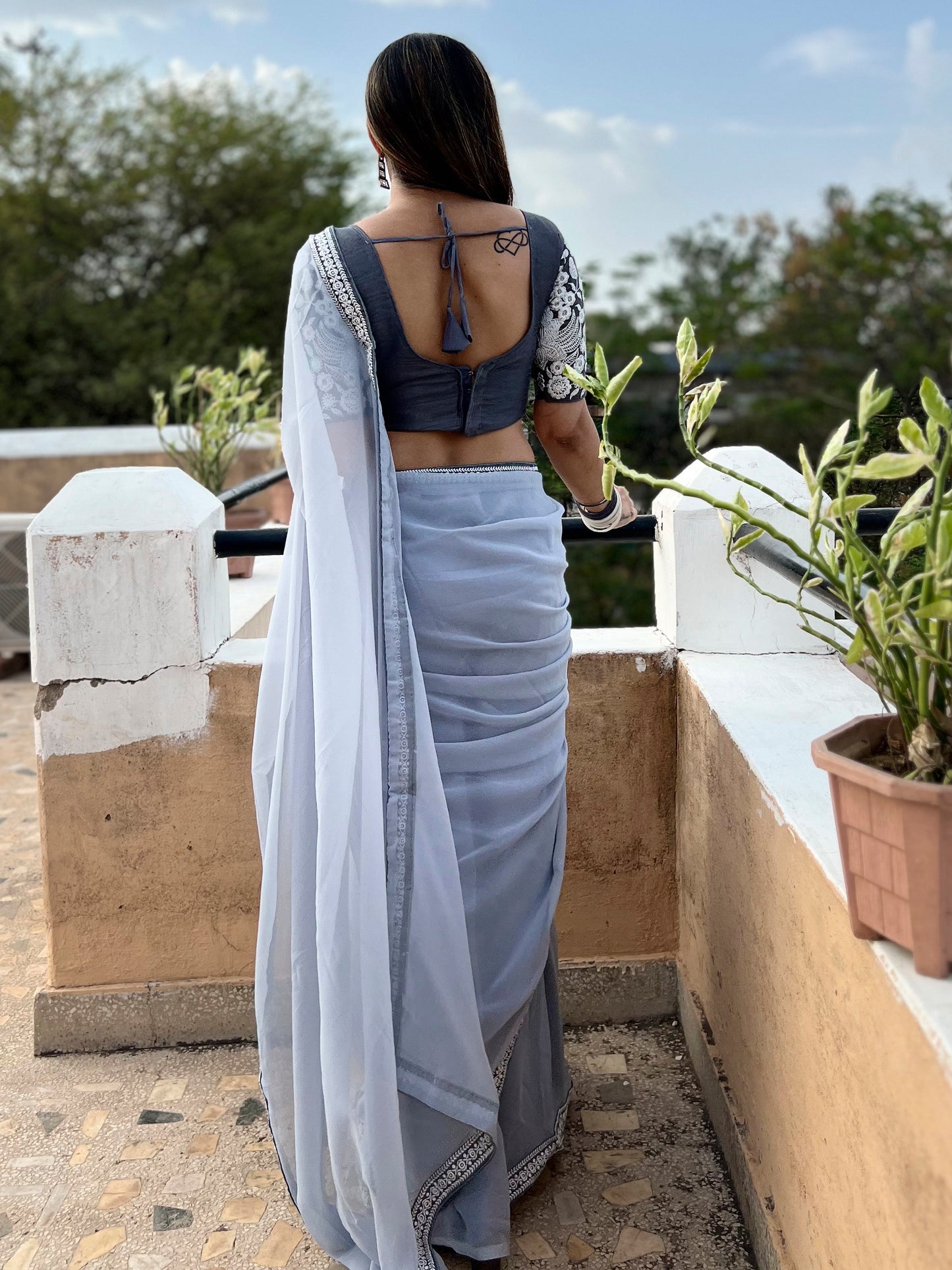 Women's Georgette Grey Embellished Designer Saree With Blouse Piece