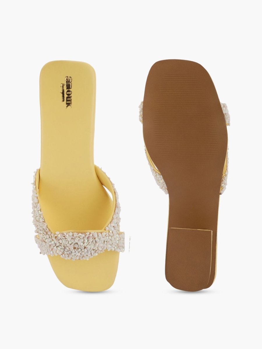 Dhiyona AK Women Printed Open Toe Flats