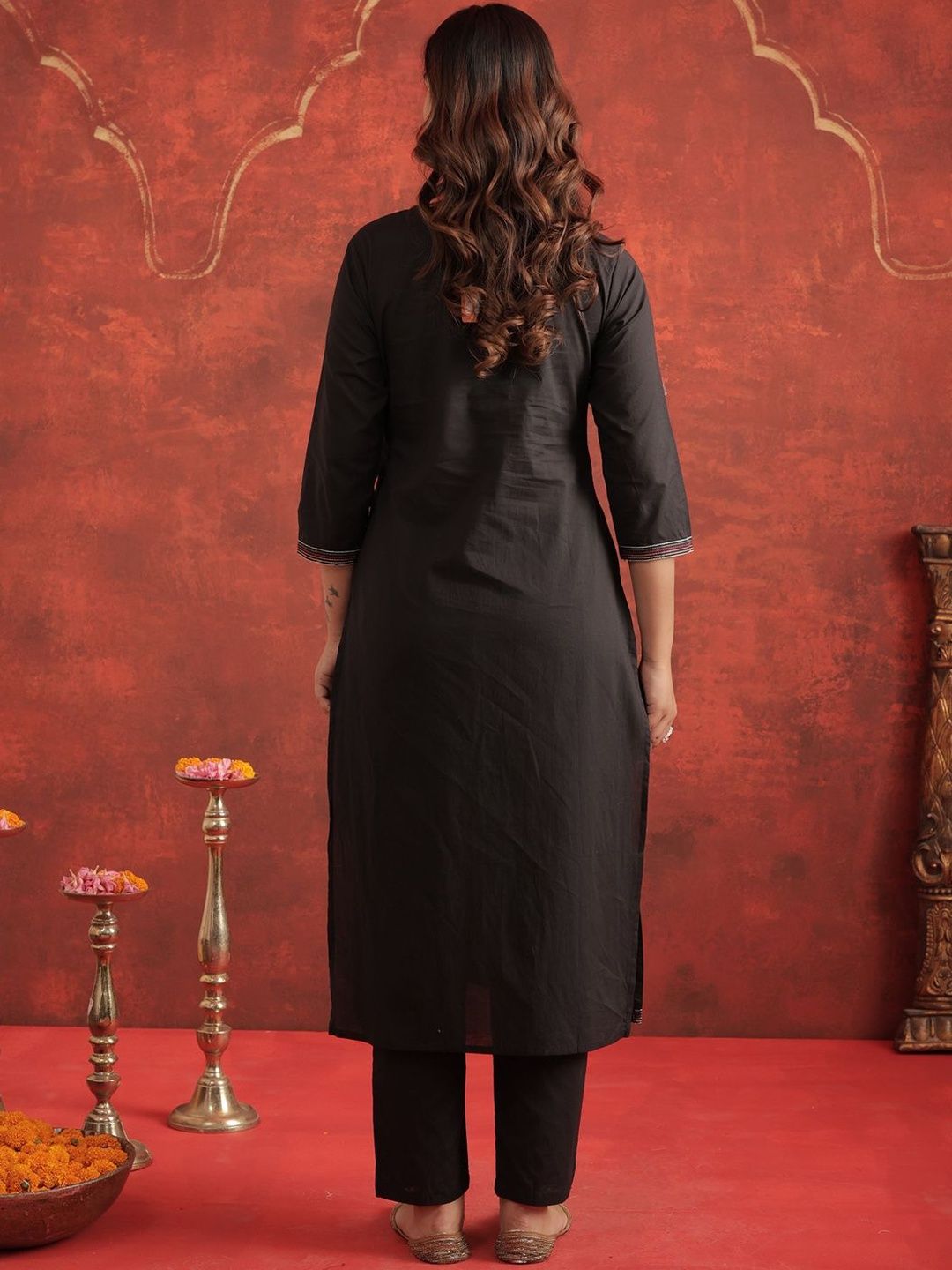Embroidered Round Neck Thread Work Pure Cotton Kurta With Trousers & Dupatta