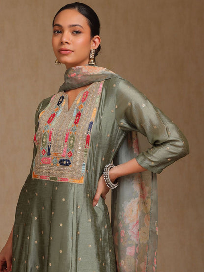 Dhiyona SO Women's Floral Embroidered Notch Neck Sequinned A-Line Kurta With Trousers & Dupatta