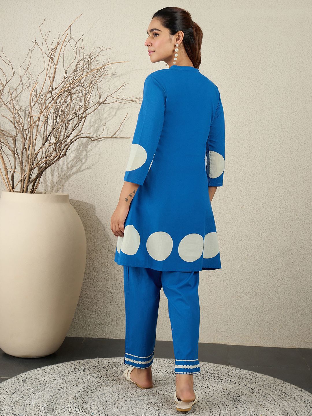 Women Printed Pleated Pure Cotton Kurta with Trousers